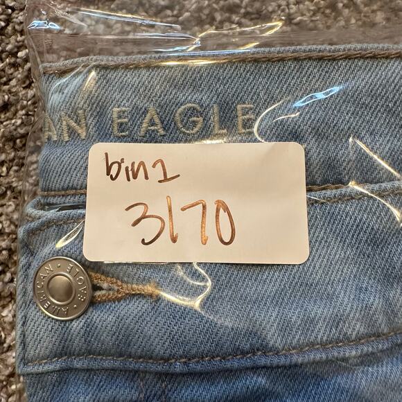 AMERICAN EAGLE Women's Super High-Waisted Straight Jean Size 18 Long - Picture 9 of 9